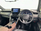 運転席まわりです。 各操作スイッチは使いやすい位置に配置されてます。