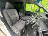 ドライバーによって運転しやすいポジションは異なり、あの車はどうなのか不安なこともありますよね。気になるお車は店頭で乗り込んでご確認いただけます♪