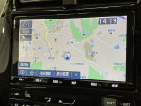 【トヨタ純正SDナビゲーション装備】純正品だから使いやすい!フルセグTV視聴可能で室内も快適♪地図データが古くなってきたら全国トヨタディーラーで更新(有料)も簡単にできます♪