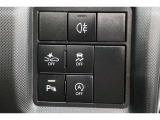 ■衝突回避支援機構■自動車に搭載したレーダーやカメラからの情報をコンピュータが解析し、運転者への警告やブレーキの補助操作などを行います。事故予防に!