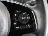 ◆アダプティブクルーズコントロール◆予め設定した車速内でクルマが自動的に加減速。前走車との適切な車間距離を維持しながら追従走行します。【LKAS】車線維持支援システムでステアリング操作を支援。