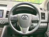 【純正革巻きステアリング】上質な革を使用することで、手にしっかり馴染みとても運転しやすいハンドルです♪