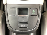 スマートな電子制御式パーキングブレーキに加え、渋滞時などでブレーキペダルから足を離しても停車を維持するオートブレーキホールド機能により、運転がより快適になります。