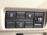 【パワースライドドア】スマートキーや運転席のスイッチでスライドドアの開閉が可能♪電動だから力を入れてドアを開ける必要が無く、小さいお子様でも、重い荷物を持っている時もラクに開け閉めできます♪