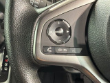 ステアリングにオーディオ操作スイッチが付いています。オーディオ画面に直接タッチしなくても操作が出来ますので、運転に集中できます。