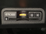 ハンドルの左下にETC2.0がついています。高速道路の料金所の通過も楽々です。 カードの取り出しもしやすい場所についています。