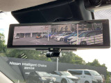 【スマートルームミラー】バックドアについてますカメラと連動して、後方の映像がルームミラーに映ります。