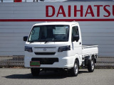4WD!届出済未使用車!フロア5速M/T!純正ラジオ!LEDヘッドライト!デフロック!ゲートプロテクター!トリイプロテクター!リヤゲートテェーン!ワーキングランプ!エマージェンシーブレーキ!キーレス!