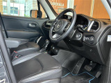 レネゲード リミテッド 4xe 4WD 4WD 本革シート