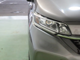 LEDヘッドライトは、点灯の瞬間から光量を発揮し、突然暗くなるトンネルなどでの安定感を高めます。