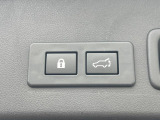 【パワーバックドア】スマートキーや運転席のボタンを押すだけでリアゲートが自動で開閉します!荷物を持っている時や、高い位置にあるバックドアを閉める際に便利な機能です♪