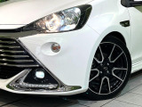 【LEDヘッドライト】悪天候や夜間走行時も良好な視界を確保し安心して運転できる高輝度LEDヘッドライトを装備!点灯速度が早く、消費電力も抑えられています。