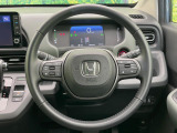 【純正革巻きステアリング】上質な革を使用することで、手にしっかり馴染みとても運転しやすいハンドルです♪