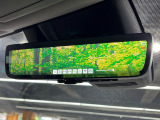 【デジタルインナーミラー】後席の大きな荷物や同乗者で後方が確認しづらい時でも安心!カメラが撮影した車両後方の映像をルームミラー内に表示。クリアな視界で状況の確認が可能です!