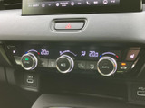 視認性の高いメーター類で、運転に必要な情報を的確に把握できます。運転状況に合わせて表示モードを切り替えられ、安全運転をサポートします。