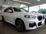 BMW在庫保有台数常時100台以上!ご来店の際はBMW本店(厚木市下荻野140-1)にご来店ください!弊社自慢の全天候型ショールーム!BMW在庫保有台数常時100台以上ございます!
