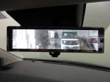 スマートルームミラー付きで後部座席に乗車してても後方がしっかり見れます