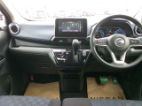 操作しやすい運転席廻り!操作パネルも使いやすい!!ドライブが楽しくなります!