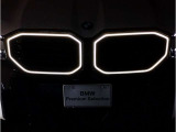 【キドニーグリル】BMWは約90年もの間、ほぼ全ての車両にひと目でBMWだと分かるこの特徴的なフロントグリルが備えられ、デザイン・アイコンとして親しまれてきました。