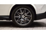 納車前整備は、メルセデスベンツ国際認定メカニックによる最新の検査ライン等の施設が充実した当社工場で入念に行います。