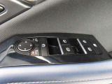 運転席のパワーウインドースイッチ部です。よく触れる場所だからこそ、使用状態があらわれますよね。ぜひこうした所もチェックしてください。