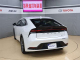 ハッチバックなので、バックドアは上に開きます♪大きな荷物の出し入れがしやすくなります。便利ですよ♪