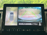 【マルチアラウンドモニター】専用のカメラにより、上から見下ろしたような視点で360度クルマの周囲を確認することができます☆死角部分も確認しやすく、狭い場所での切り返しや駐車もスムーズに行えます。