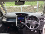 フロントガラスが大きく、ワイドな視界で運転もしやすくなるように、設計されています。