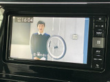 停車中に楽しめるTV機能。ニュースやエンターテイメントで、待ち時間を有効活用できます。家族や友人と一緒に楽しむのもおすすめです。