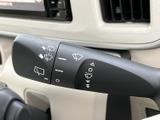 雨天時でもクリアな視界を確保。運転に必要な情報を的確に捉え、安全な走行をサポートします。悪天候時でも安心です。