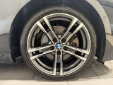 サービスにはドイツ本国と同様に教育と訓練を受け、BMWを知り尽くした「マイスター」が数多く在籍しております。360度による納車前点検整備で、お客様に安心と安全をお届けいたします。