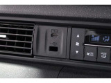 スマートフォンなどの音楽再生が可能なUSB接続ジャック装備車両です♪♪♪