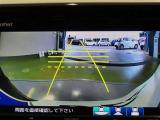 バックモニターで、後方を確認しながら安心して駐車することができます。運転初心者も熟練者も必須の機能ですよ!