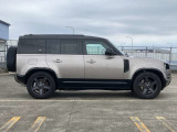 【プライバシーガラス メーカーop価格￥85000】プライバシーガラスにより車全体を引き締まった印象にします。もちろん、防犯にも繋がります。