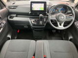 前席内装の全体像です。是非実車をご覧にお越し頂き実際にお座りください。