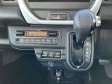 スポーツシフトに入れてマニュアル車感覚の走行が出来ます。山道走行や高速道路の走行に大活躍です★