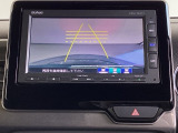 バックモニター付きで、車庫入れやバック時の後方確認をサポート。