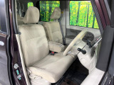 運転席シート廻りは使用感も少なく、良好な状態となっています。丁寧に使われていたことがよくわかりますね。