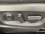 【パワーシート】スイッチ一つで簡単にシートの微調整が可能!電動だから力もいりません!快適なシートポジションにセットして、快適なドライブをお楽しみください。