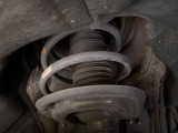お車を安心してお乗りいただく為には、足回りの定期点検が欠かせません。サービスサポート(有償保証)では無料点検もご提供しており、安心のカーライフをお過ごしいただけるサポート体制が整っています。