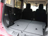 お車選びをお楽しみ頂けるよう、在庫車の展示スペースを十分に確保しております。