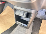 「運転席シートヒーター」装備。人間が温かく感じる部位を効果的に温めてくれます。