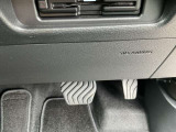 運転席二ーエアバッグです。