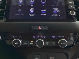 オートエアコンで、毎日のドライブを快適に。温度、風量を自動で調整し、理想的な車内環境を提供します。