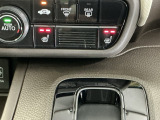 運転席/助手席シートヒーターで寒い日もすぐに温かくなり快適に過ごせます。2段階の温度調整が可能です