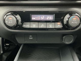 車内の温度管理がワンタッチで簡単に出来るのがオートエアコンです。これでいつでも快適ドライブが出来ますね!