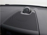 【Bowers&Wilkins】世界のオーディオファン垂涎のプレミアムサウンドシステムを搭載。コンサートホールのベストポジションに相当する音場空間を忠実に再現。乗る人すべてに驚きの音響体験を提供します