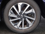 16インチアルミホイール!!格好良くてホイールがあなたの愛車をいっそう輝かせます☆