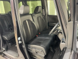 乗降がしやすい運転席。高さが調節できて小柄な方でも運転しやすいポジションをとることができます。