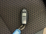 【スマートキー(エンジンスタートストップスイッチ)スマートキー(電子キー)を待っていれば、スイッチを押すだけでエンジンをかけることができます!